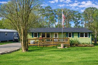 204 Lakeview Drive, Onalaska, TX 77360