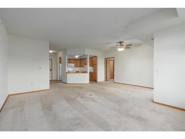1900 Rush Lake Trail #416, Saint Paul, MN 55112