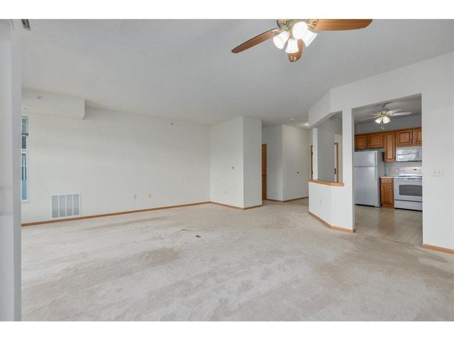 1900 Rush Lake Trail #416, Saint Paul, MN 55112