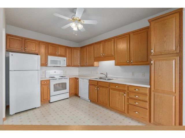 1900 Rush Lake Trail #416, Saint Paul, MN 55112