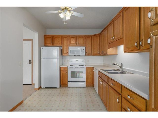 1900 Rush Lake Trail #416, Saint Paul, MN 55112