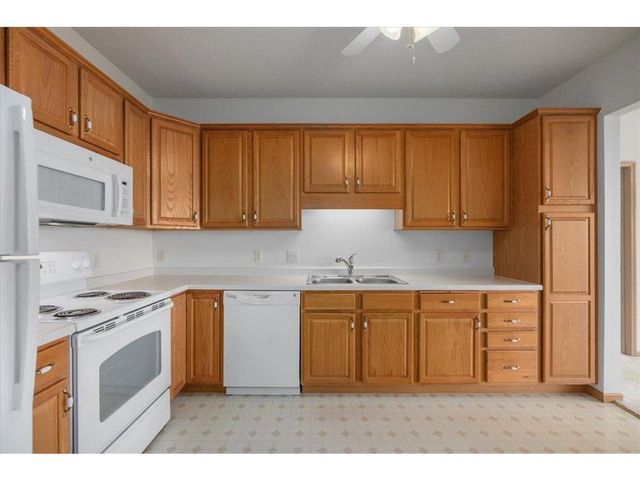 1900 Rush Lake Trail #416, Saint Paul, MN 55112