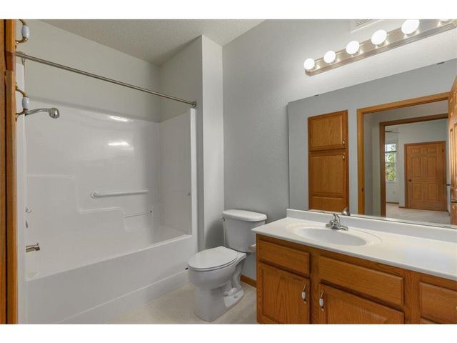 1900 Rush Lake Trail #416, Saint Paul, MN 55112