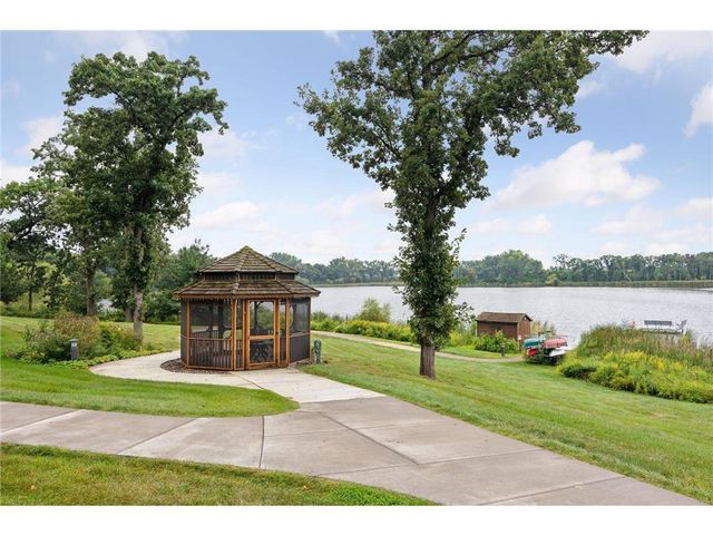 1900 Rush Lake Trail #416, Saint Paul, MN 55112
