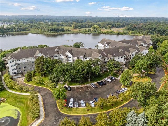 1900 Rush Lake Trail #416, Saint Paul, MN 55112