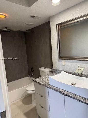 922 TWIN LAKE DR 922, Coral Springs, FL 33071