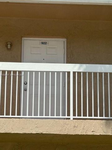 922 TWIN LAKE DR 922, Coral Springs, FL 33071