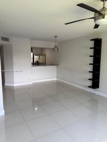 922 TWIN LAKE DR 922, Coral Springs, FL 33071
