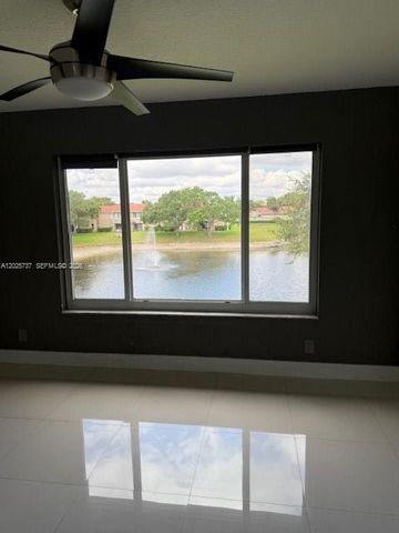 922 TWIN LAKE DR 922, Coral Springs, FL 33071