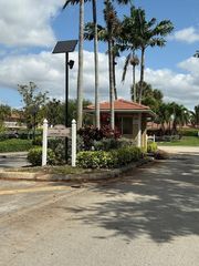 922 TWIN LAKE DR 922, Coral Springs, FL 33071
