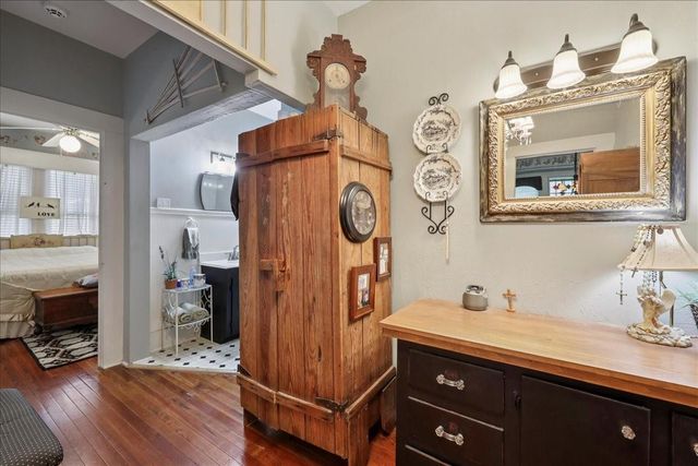 606 W Cherry Avenue, Orange, TX 77630