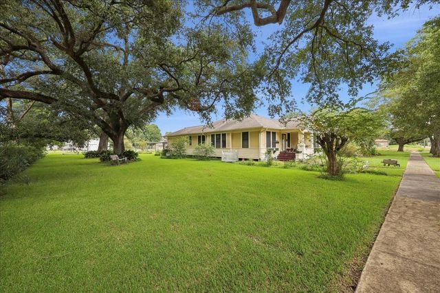 606 W Cherry Avenue, Orange, TX 77630