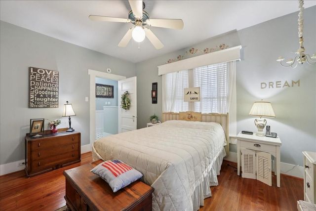 606 W Cherry Avenue, Orange, TX 77630