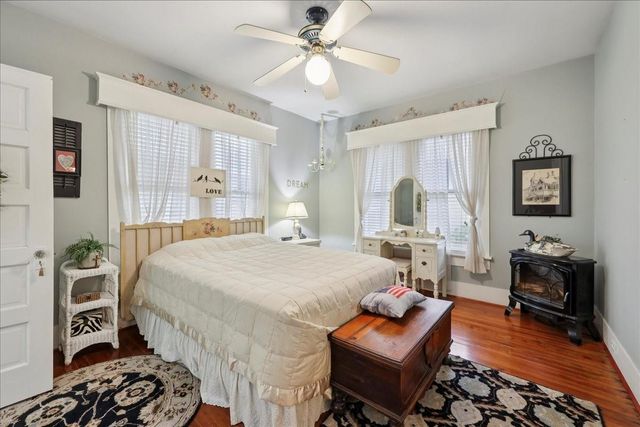 606 W Cherry Avenue, Orange, TX 77630