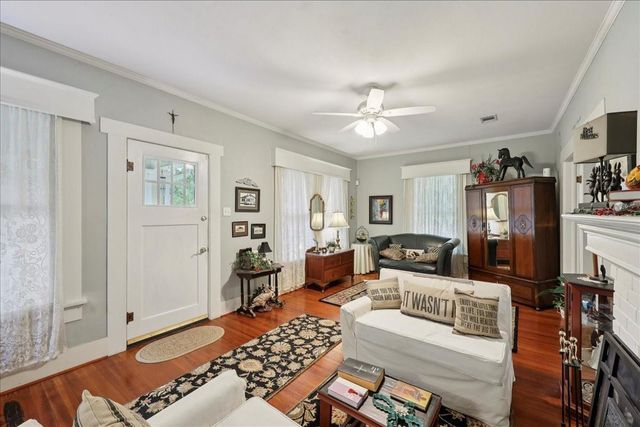 606 W Cherry Avenue, Orange, TX 77630