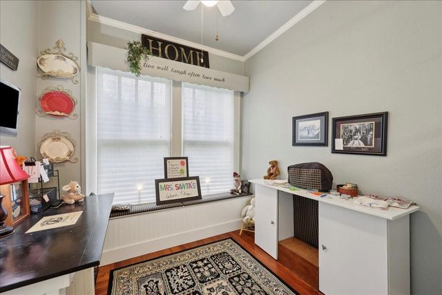 606 W Cherry Avenue, Orange, TX 77630