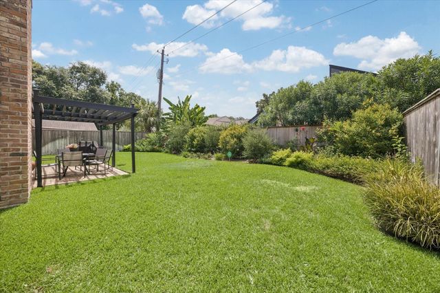 11315 Piping Rock Drive, Houston, TX 77077