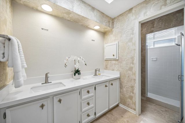 11315 Piping Rock Drive, Houston, TX 77077
