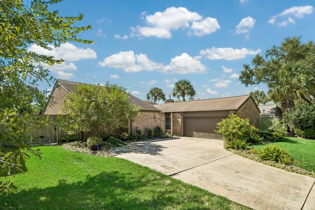 11315 Piping Rock Drive, Houston, TX 77077