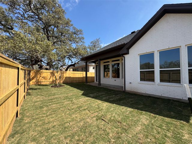 139 Comfort DR, Buda, TX 78610