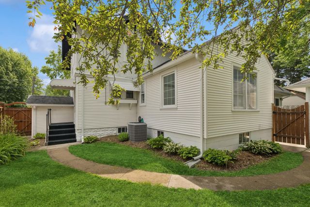 117 9th Avenue NW, Rochester, MN 55901