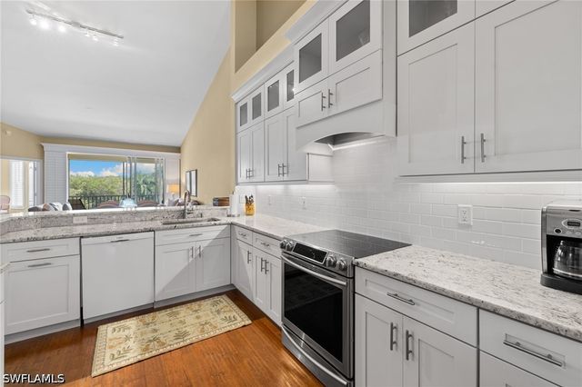 4650 Yacht Harbor DR 133, Naples, FL 34112