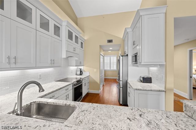 4650 Yacht Harbor DR 133, Naples, FL 34112