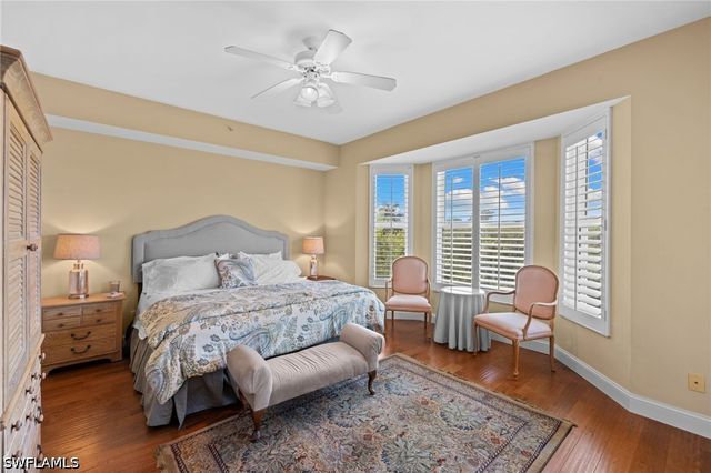 4650 Yacht Harbor DR 133, Naples, FL 34112