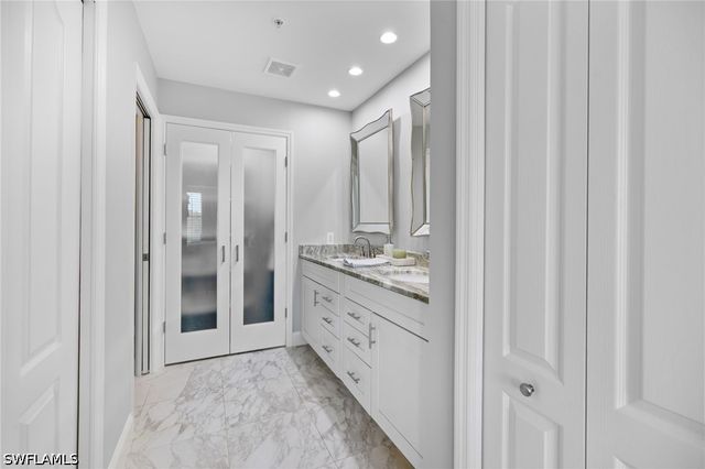 4650 Yacht Harbor DR 133, Naples, FL 34112