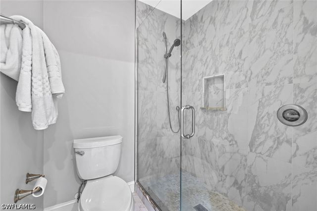 4650 Yacht Harbor DR 133, Naples, FL 34112