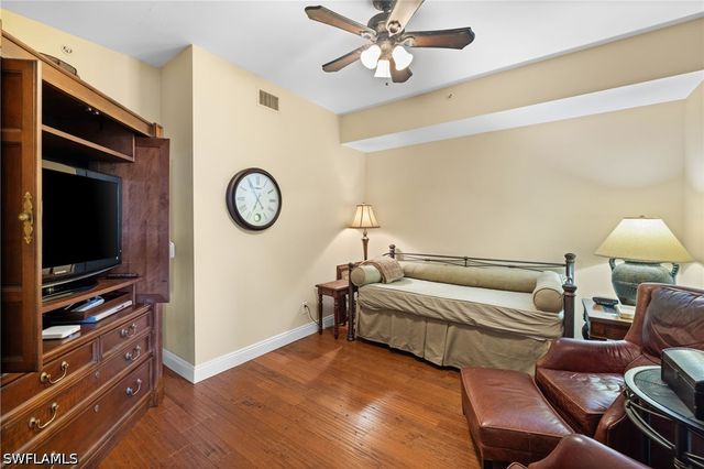 4650 Yacht Harbor DR 133, Naples, FL 34112