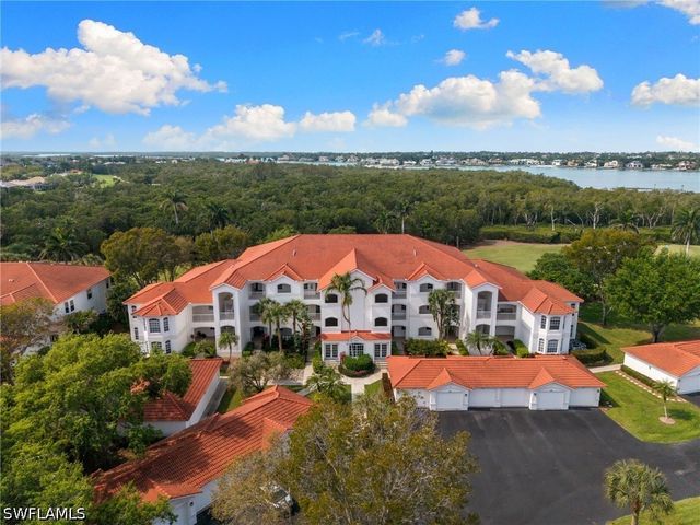 4650 Yacht Harbor DR 133, Naples, FL 34112