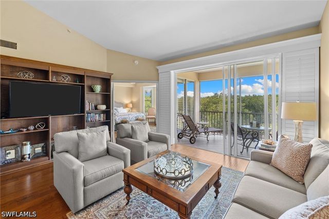 4650 Yacht Harbor DR 133, Naples, FL 34112