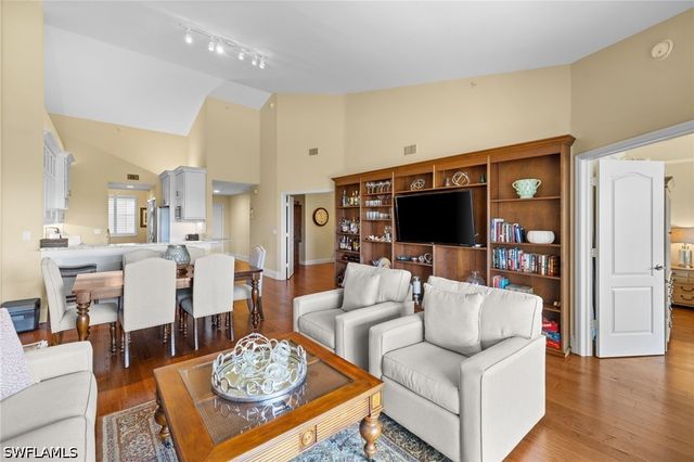 4650 Yacht Harbor DR 133, Naples, FL 34112