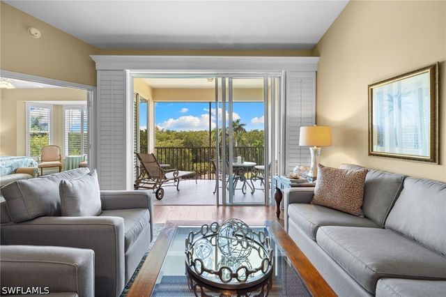 4650 Yacht Harbor DR 133, Naples, FL 34112