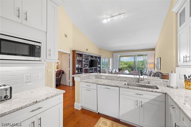 4650 Yacht Harbor DR 133, Naples, FL 34112