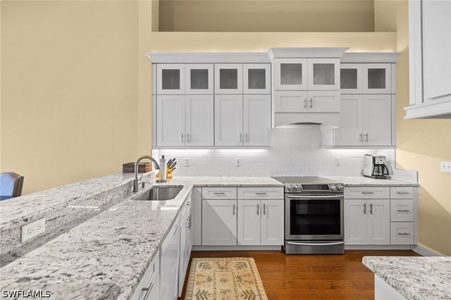 4650 Yacht Harbor DR 133, Naples, FL 34112