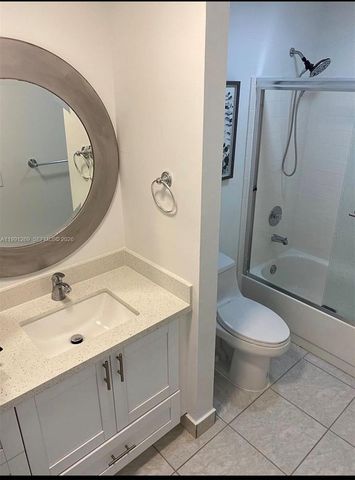 9346 S Belfort Cir 215, Tamarac, FL 33321