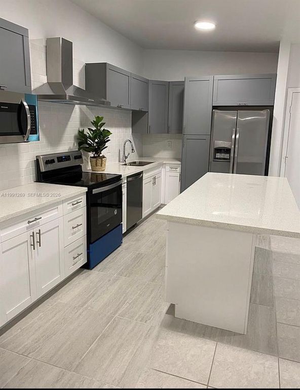 9346 S Belfort Cir 215, Tamarac, FL 33321