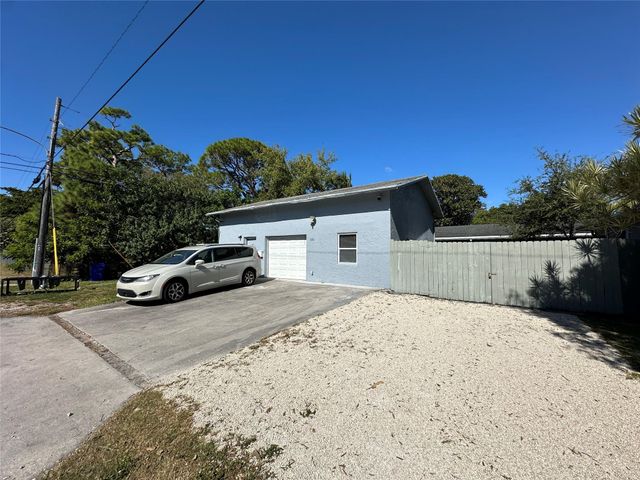 1101 NW 7th Ave, Fort Lauderdale, FL 33311