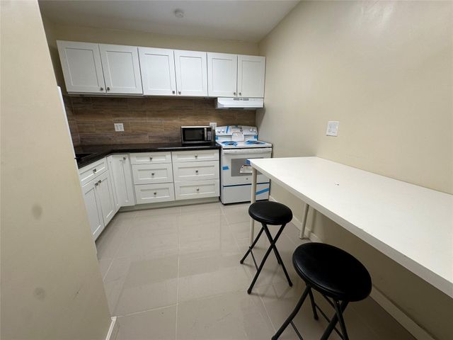 1101 NW 7th Ave, Fort Lauderdale, FL 33311