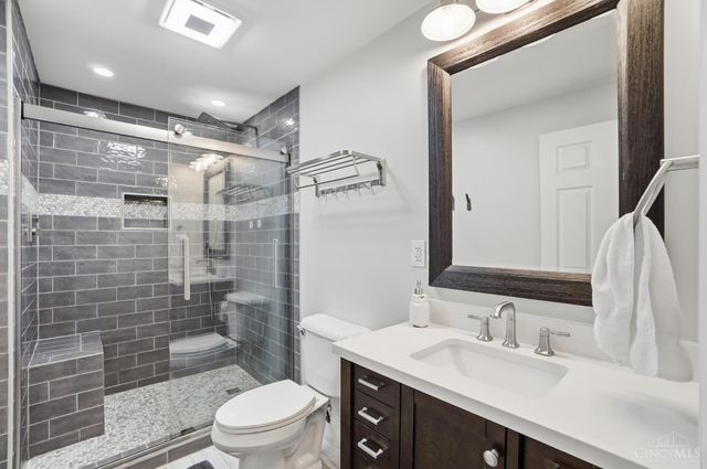 5706 Adelphi Street, Cincinnati, OH 45227