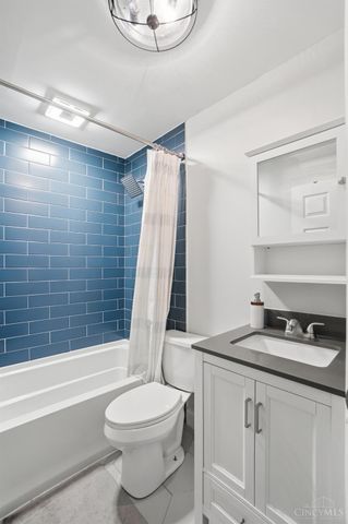 5706 Adelphi Street, Cincinnati, OH 45227