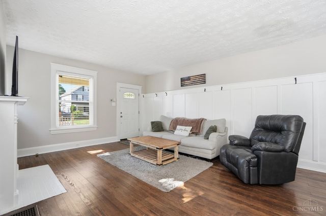 5706 Adelphi Street, Cincinnati, OH 45227