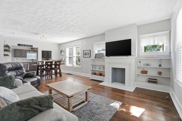 5706 Adelphi Street, Cincinnati, OH 45227