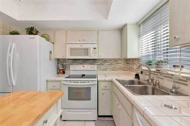 1807 UNIVERSITY PLACE 151, Sarasota, FL 34235