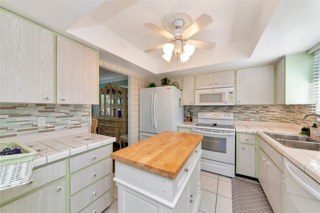 1807 UNIVERSITY PLACE 151, Sarasota, FL 34235