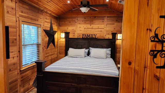 14205 Walding Woods Drive, Montgomery, TX 77356