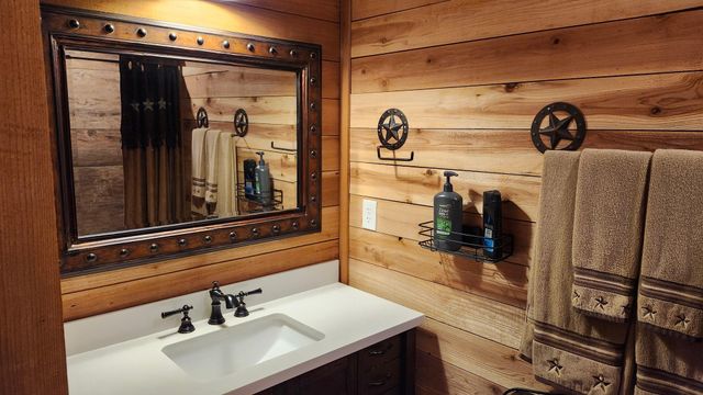 14205 Walding Woods Drive, Montgomery, TX 77356