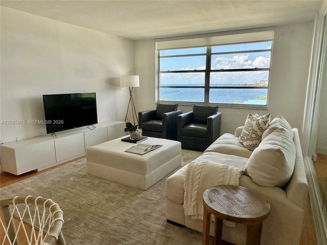 150 SE 25th Road 7H, Miami, FL 33129